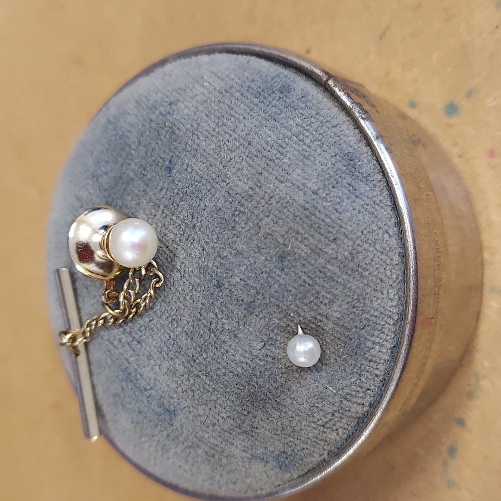 🩶 Vintage Pearl Tie Tack